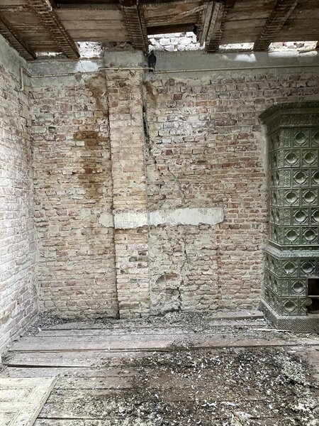 Iulia Hasdeu 14- Imobil singur curte- de renovat-proiect 10 camere cu bai.